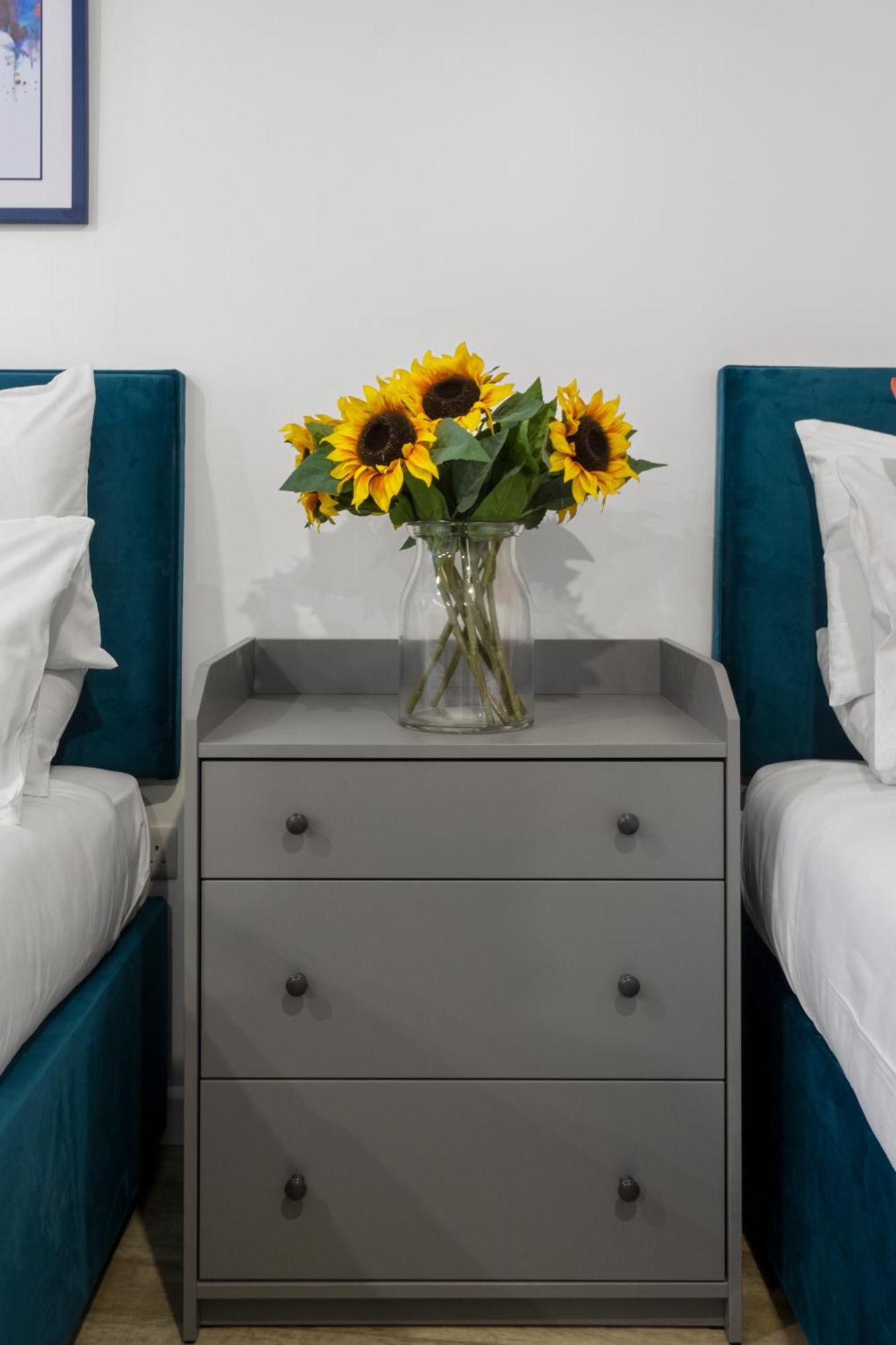 Exeter City Centre Apartments Riley Apartment Экстерьер фото